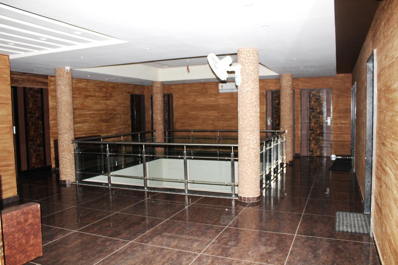 Dev Motel And Banquet Nadiād Buitenkant foto